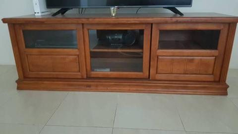 TV Cabinet MUST SELL SHIFTING HOUSE