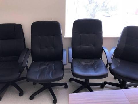 Leather gas lift office chair good working condition