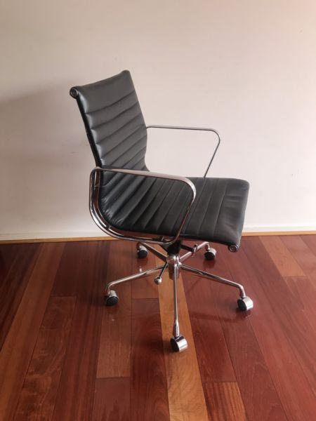 Genuine Leather Office Chair - Eames Inspired - Black