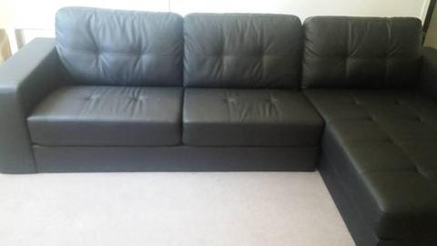 Gorgeous comfortable 3 seater L- shaped Sofa