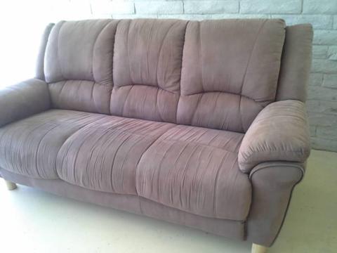 Comfortable 3-seater brown lounge seeks new home :) CALL ME