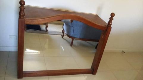 Large dresser mirror in very good condition
