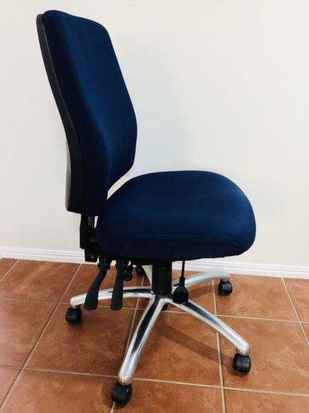 Office Chair (RRP: $329)