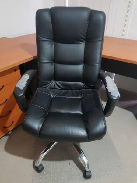 Executive office chair - FREE