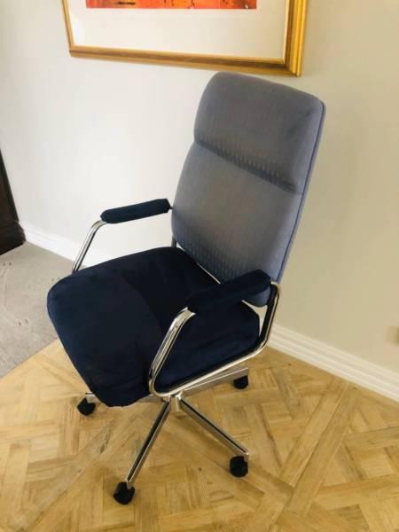 Super comfy high-back gas lift chair: quality padding