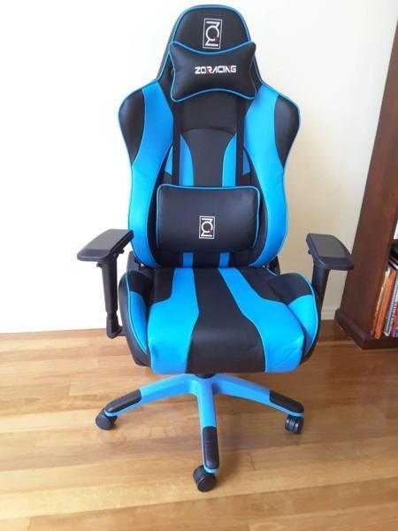 A ZQRacing gaming chair