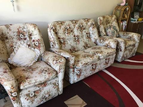 3 piece lounge in good condition