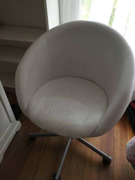 IKEA Skruvsta Swivel Chair in White