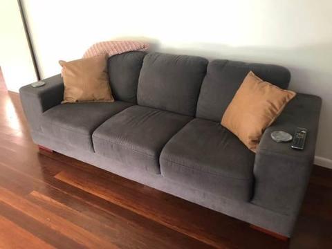 3 Seater Plush Hudson sofa in excellent condition