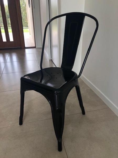 Black study chair in excellent condition