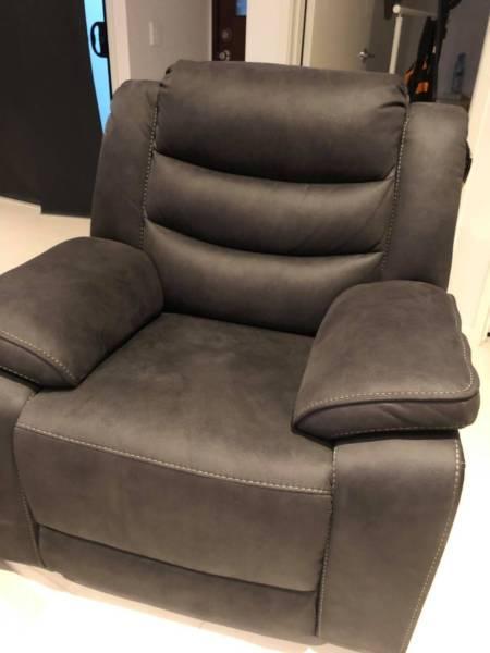 Single electric recliner chair - never used!