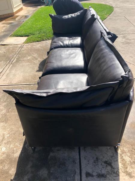 Natuzzi 3 seater Leather Lounge only 4 years old