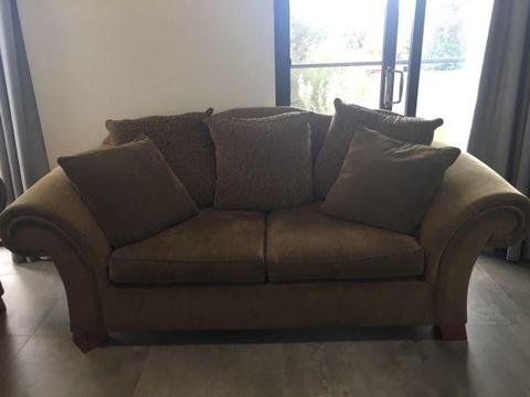 2 x 2.5 seater lounges EXCELLENT CONDITION ($600 for both)