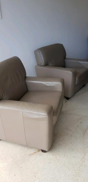 Leather lounge 5 seater