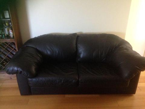 Genuine Leather 2.5 seater Lounge. Excellent condition