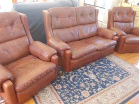 MORAN VINTAGE MODERN 2 SEATER LEATHER LOUNGE TWO ARMCHAIR BROWN