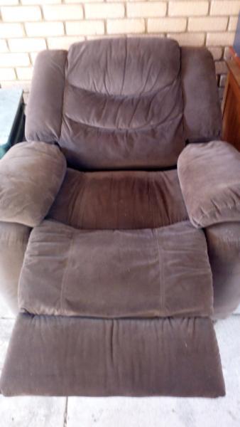 Recliner lounge