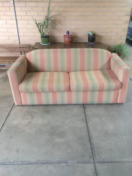 Lounge Sofa/Bed