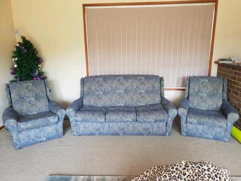 Sofa bed and matching arm chairs