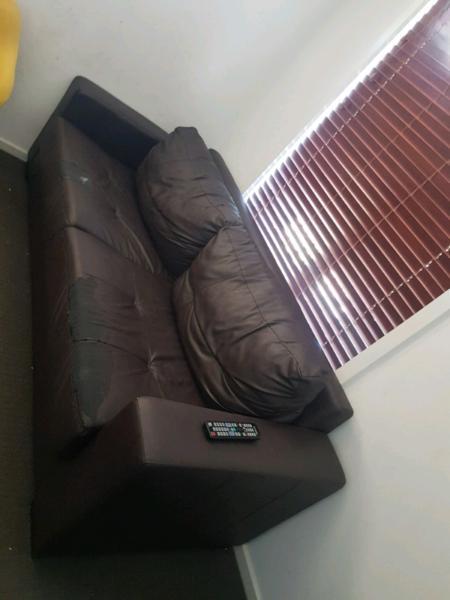 GIVE AWAY - Sofa bed