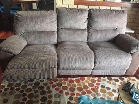 Lounge 3 seater with 2 leg extenders