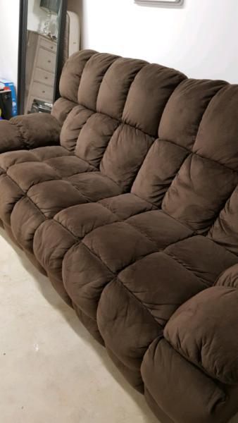 Ultra Comfortable 3 Seater Recliner Sofa