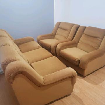 Vintage 3 seater couch with 2 armchairs
