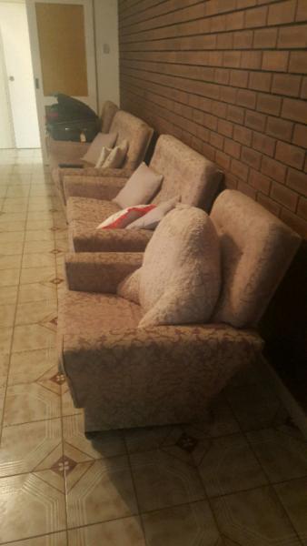 Lounge suite/couches