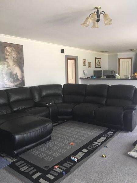Black Leather Modula sofa