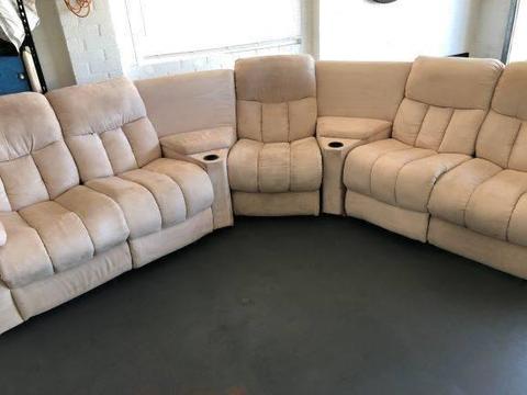 Lounge Suite - 5 seater - 3 recliners