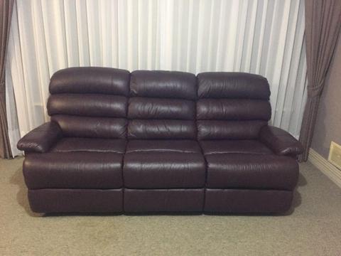 Leather 3 seater & 2 recliners