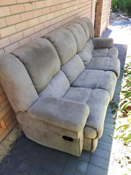 4 seater 2x recliner couch