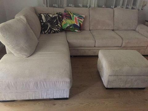 4 seats sofa with left chaise and ottman