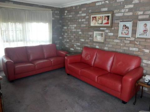 Genuine leather lounge suite in great condition