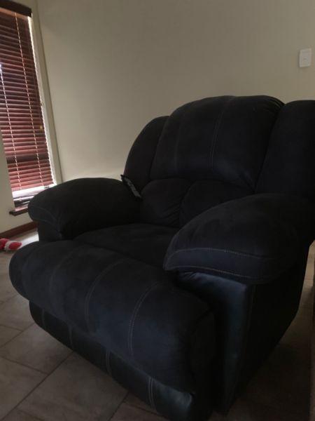 3SEATER RECLINER AND 2 ROCKING RECLINERS