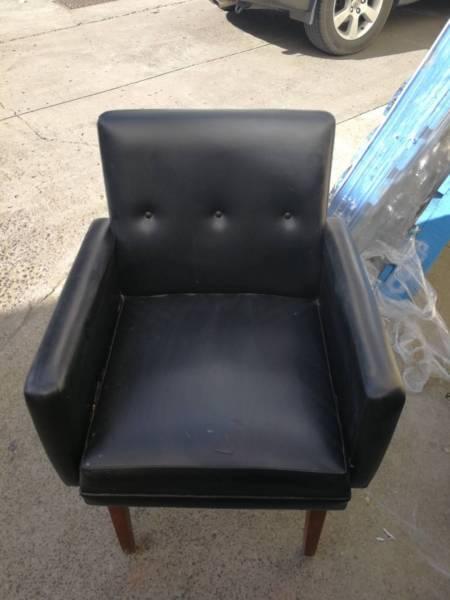 Black Sofa Chair in Good Condition