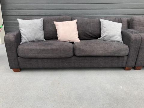 2 x Couch Sofa Set: 1 x 3 seater and 1 x 2 seater