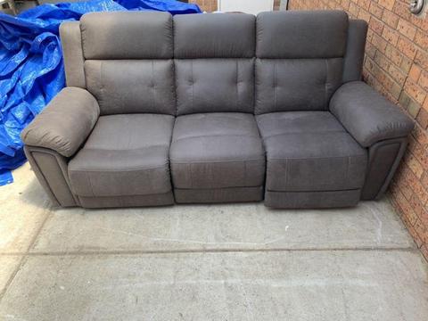 3 SEATER SOFA WITH ELECTRIC RECI