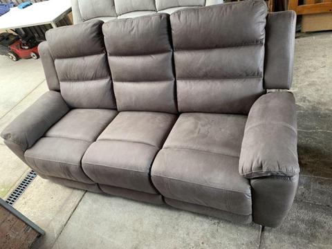 3 SEATER SOFA WITH RECLINERS