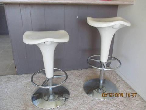 Swivel stools, adjustable height, pair