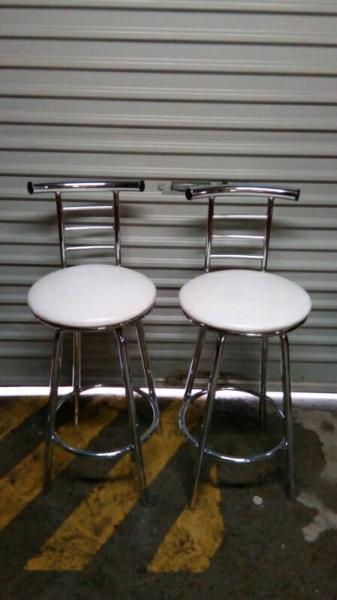 BAR STOOLS X 2 EXCELLENT CONDITION Both For $120 ONO