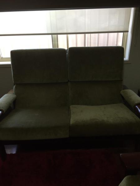 Sofa set solid wood (2 1 1) Reduced to clear