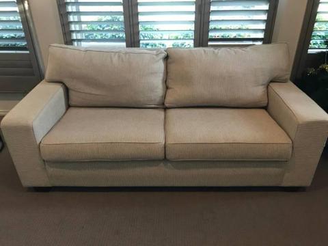 Freedom Portland 2.5 & 2 seater couches in Warranwood