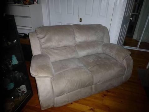 2 Seater Recliner Couch, very comfortable!