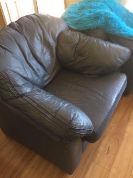 FREE LOUNGE WITH SOFA BED
