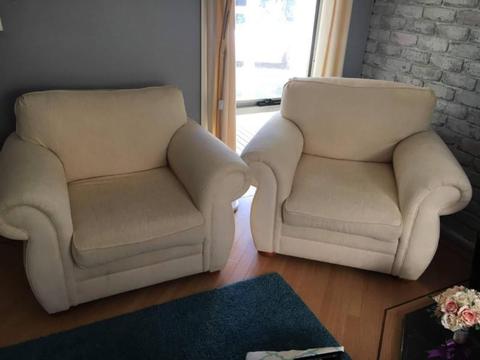 2x Single Seat Sofa Couch (Good Condition)
