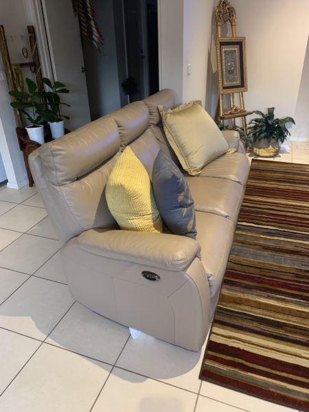 LEATHER 3 SEATER RECLINER SOFA