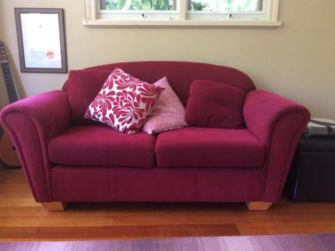 Couch two seater red in great condition