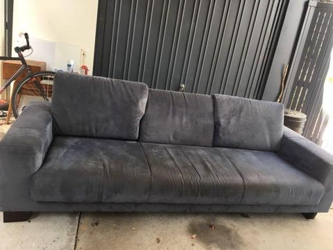 Free 3 seater kings couch - good condition. Small tear in seat
