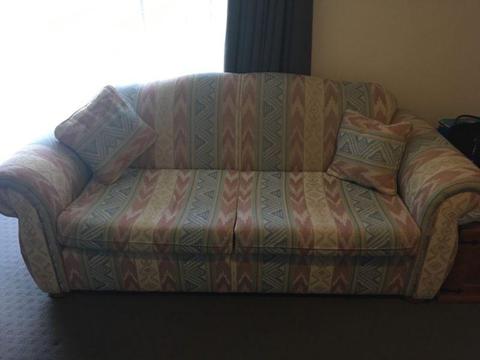2.5/3 seater couch and single arm chair
